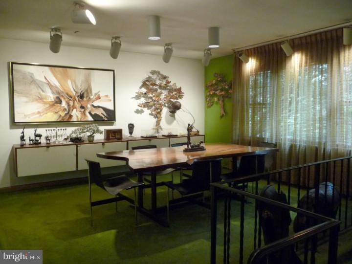 404 Creek Road Moorestown, NJ 08057 - Photo 1 of 21 Dining Room
