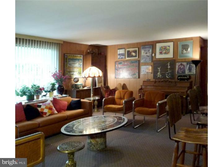 404 Creek Road Moorestown, NJ 08057 - Photo 11 of 21 Family Room