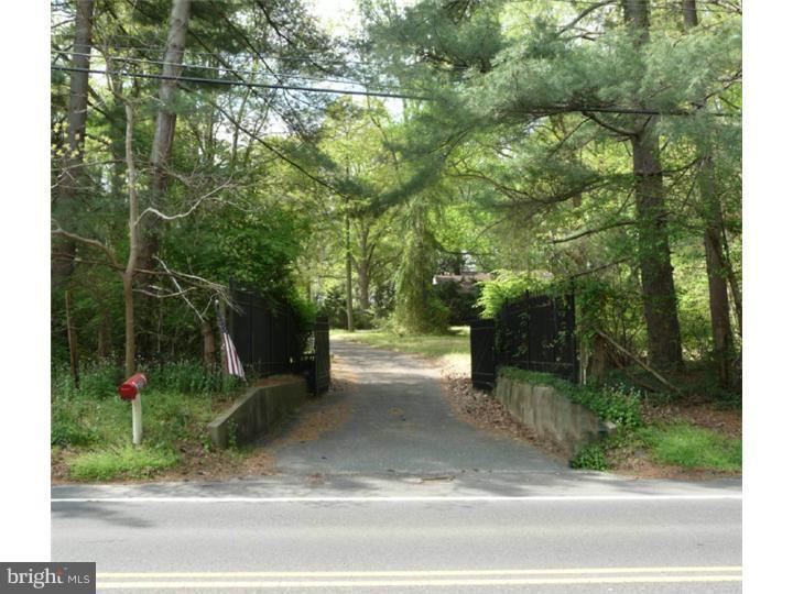 404 Creek Road Moorestown, NJ 08057 - Photo 19 of 21 Driveway