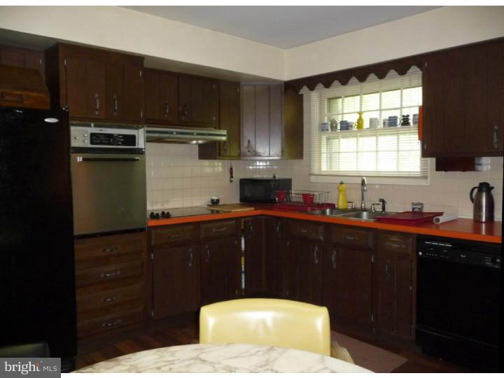 404 Creek Road Moorestown, NJ 08057 - Photo 4 of 21 Kitchen