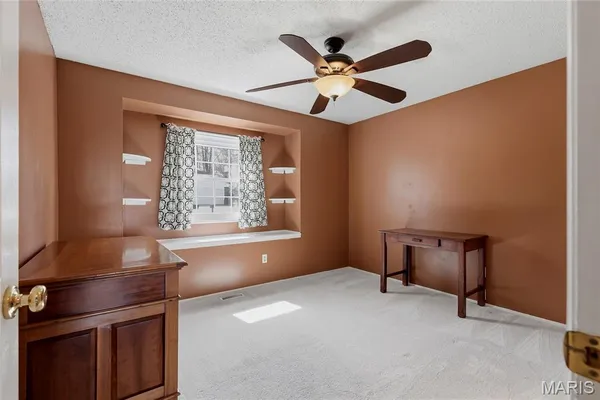 $445,000 | 1041 Terracewood Circle, Ballwin, MO 63011