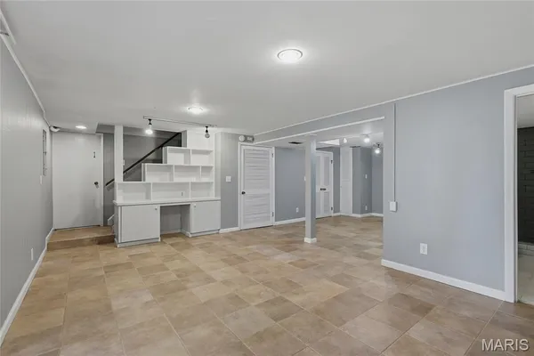 $445,000 | 1041 Terracewood Circle, Ballwin, MO 63011