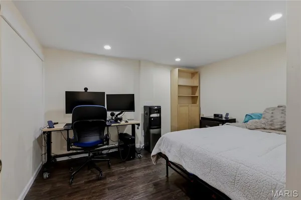 $445,000 | 1041 Terracewood Circle, Ballwin, MO 63011