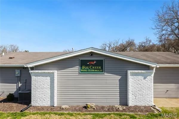 $445,000 | 1041 Terracewood Circle, Ballwin, MO 63011