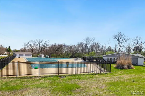 $445,000 | 1041 Terracewood Circle, Ballwin, MO 63011