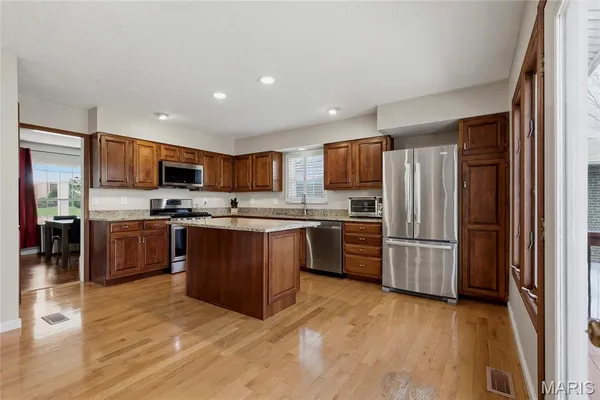 $445,000 | 1041 Terracewood Circle, Ballwin, MO 63011