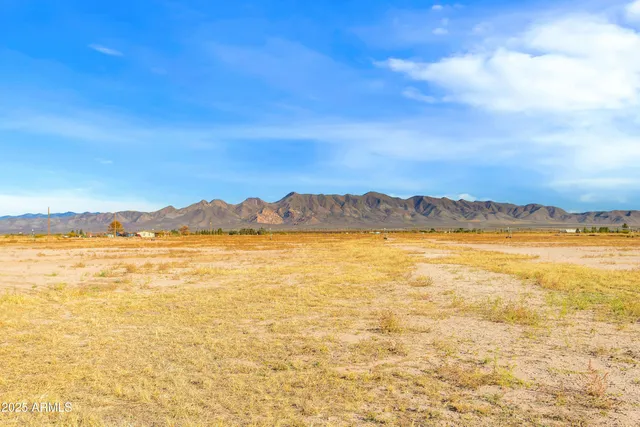 $590,000 | 10187 North Mormon Road, Elfrida, AZ 85610