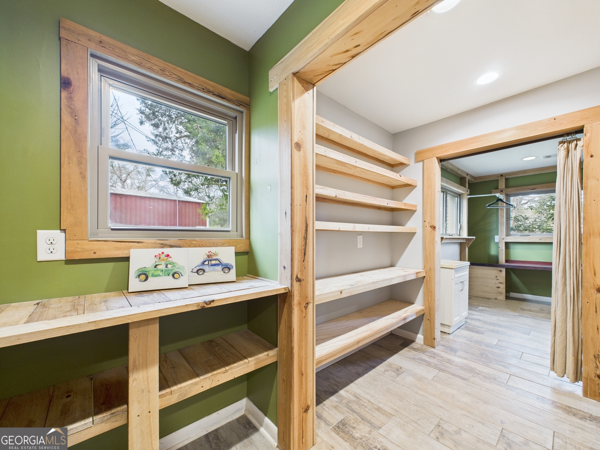 312 Henson Road Hawkinsville, GA 31036 - Photo 42 of 64 a room with a bed and a window