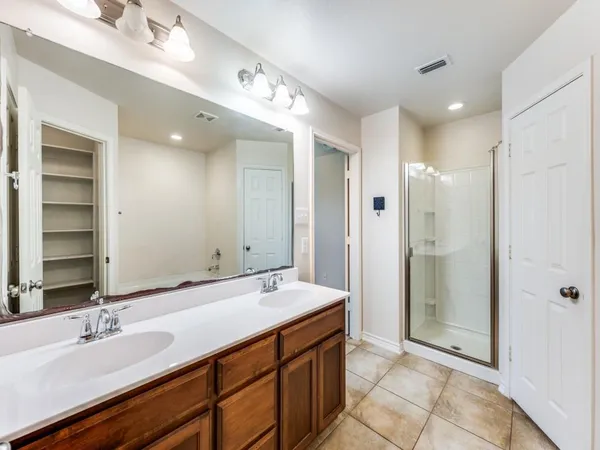 $2,200 | 3605 Chapel Hill Lane, Denton, TX 76207