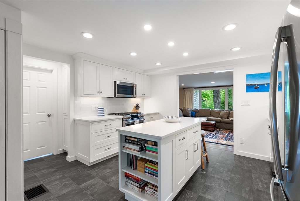 295 Concord Road Sudbury, MA 01776 - Photo 7 of 42