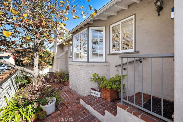 $2,299,000 | 461 Park Avenue, Laguna Beach, CA 92651