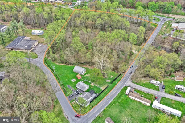 $420,000 | 2 Lovers Lane, Pine Grove, PA 17963