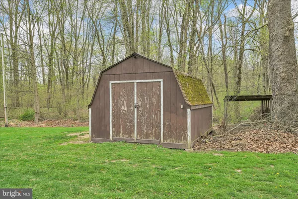 $420,000 | 2 Lovers Lane, Pine Grove, PA 17963