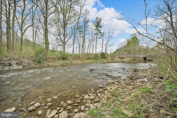 $420,000 | 2 Lovers Lane, Pine Grove, PA 17963