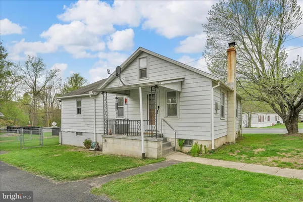 $420,000 | 2 Lovers Lane, Pine Grove, PA 17963
