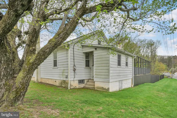 $420,000 | 2 Lovers Lane, Pine Grove, PA 17963