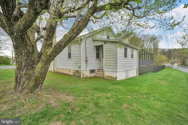 $420,000 | 2 Lovers Lane, Pine Grove, PA 17963