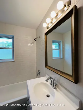 $2,000 | 14 Windsor Terrace, Unit E, Freehold, NJ 07728