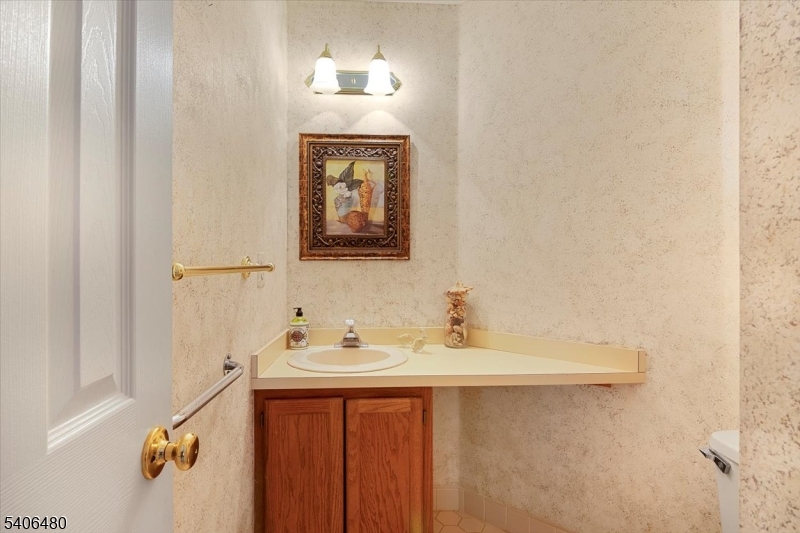 55 Winthrop Road Monroe Township, NJ 08831 - Photo 17 of 39