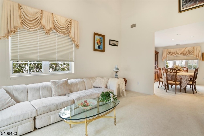 55 Winthrop Road Monroe Township, NJ 08831 - Photo 4 of 39