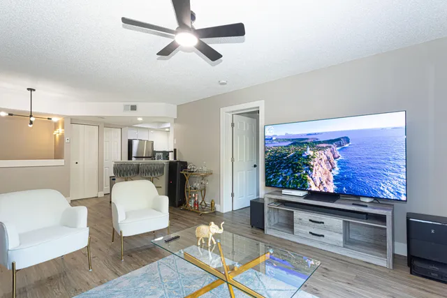 $2,200 | 4149 Haverhill Road, Unit 1617, West Palm Beach, FL 33417