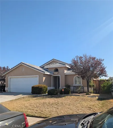 $2,495 | 15586 Naples Lane, Victorville, CA 92394