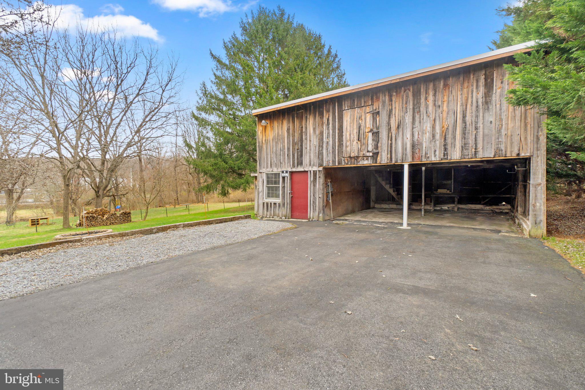 307 North Cranberry Road Westminster, MD 21157 - Photo 32 of 38 Barn