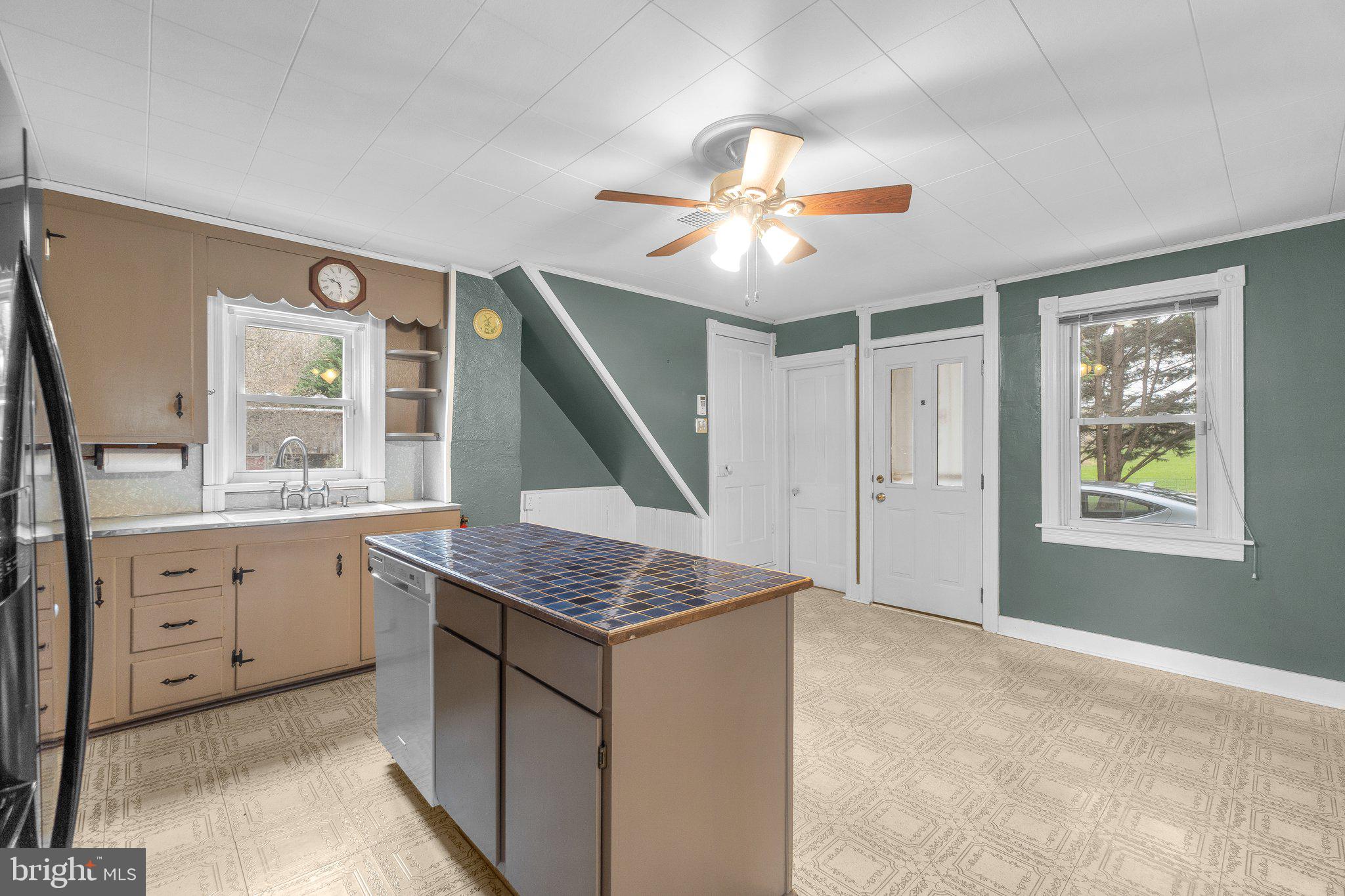 307 North Cranberry Road Westminster, MD 21157 - Photo 7 of 38 Kitchen