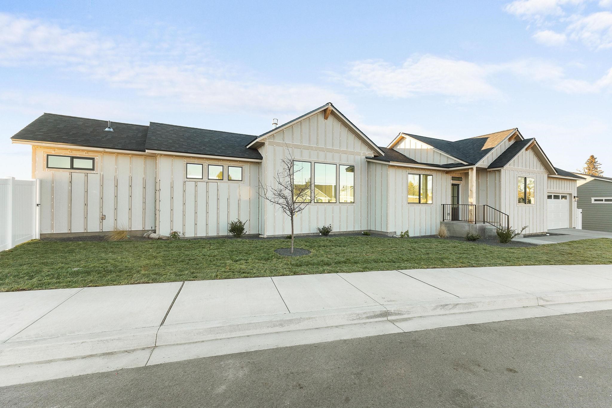 1807 North Arties Road Spokane Valley, WA 99016 - Photo 2 of 45 Gallery Image 2
