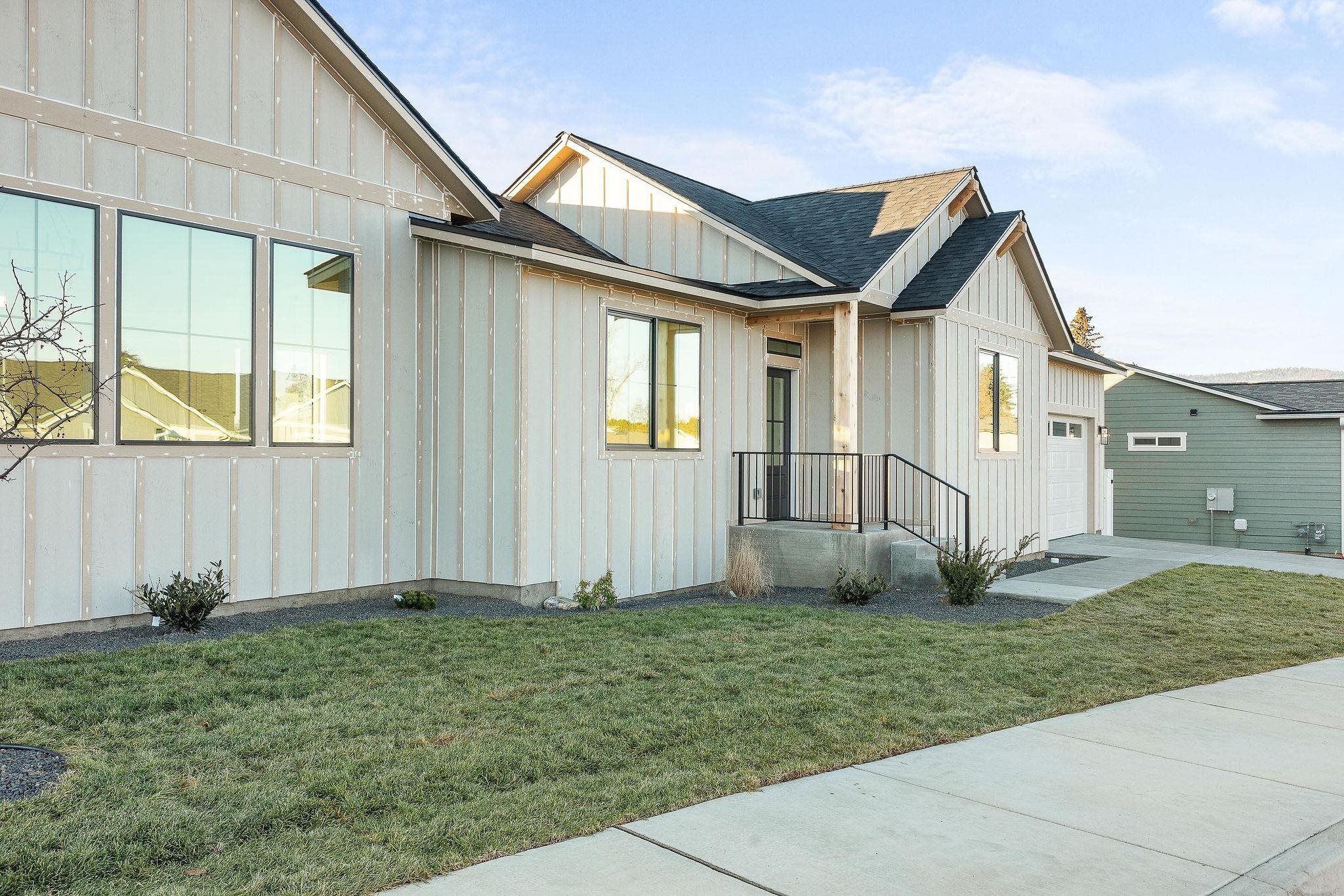 1807 North Arties Road Spokane Valley, WA 99016 - Photo 3 of 45 Gallery Image 3