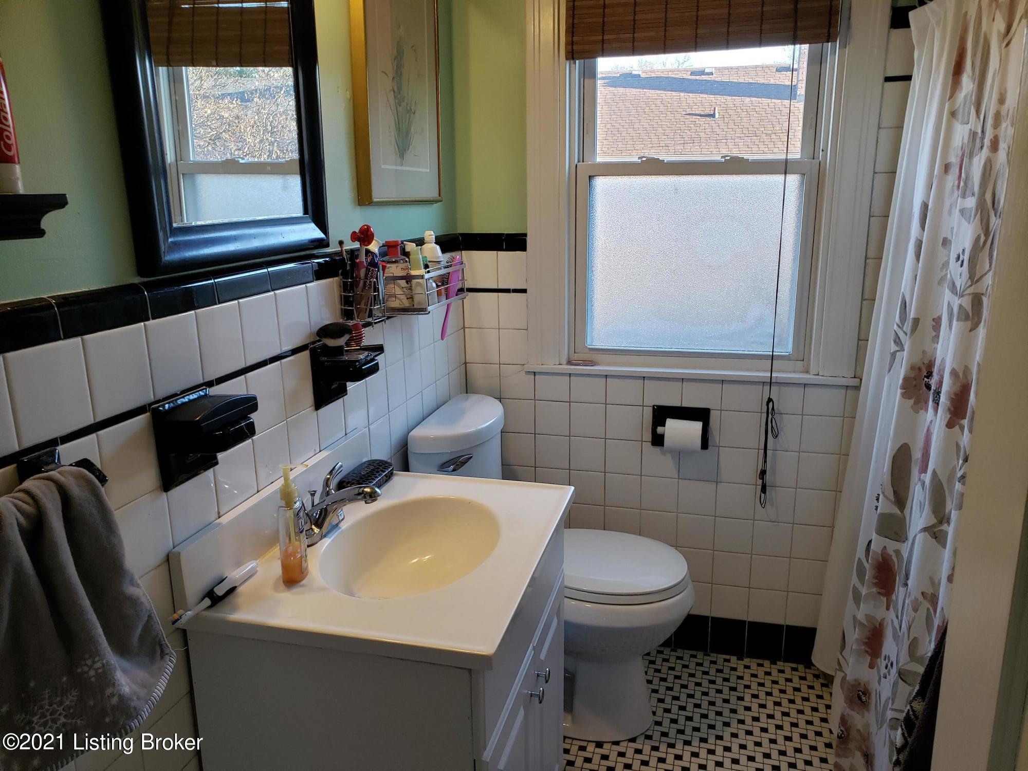 1010 Greenleaf Road Louisville, KY 40213 - Photo 7 of 9 20210223_173241