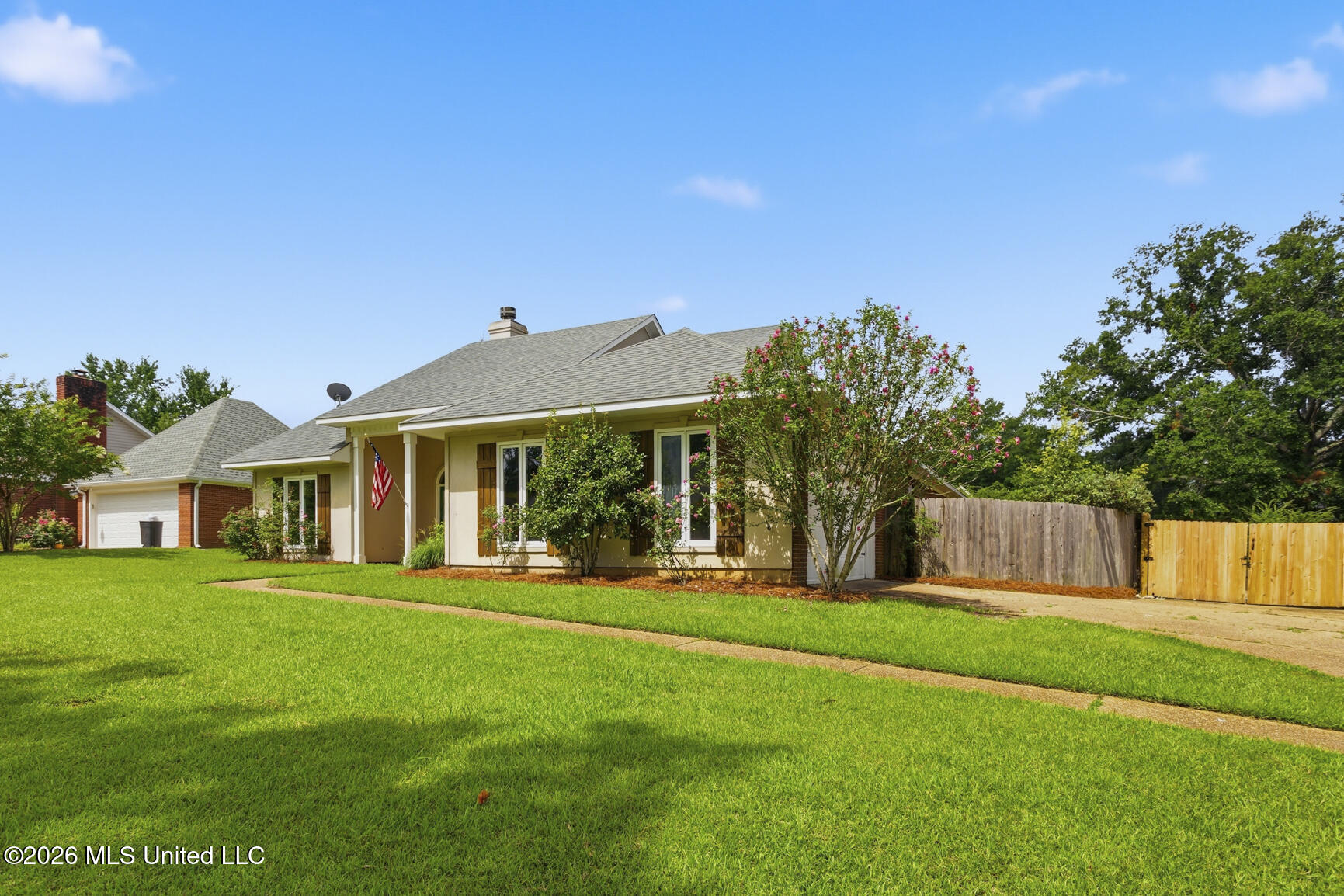 205 Cherry Dr-1
