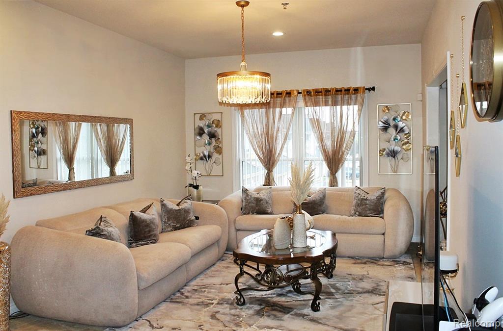 45411 North Stonewood Road Canton, MI 48187 - Photo 5 of 44