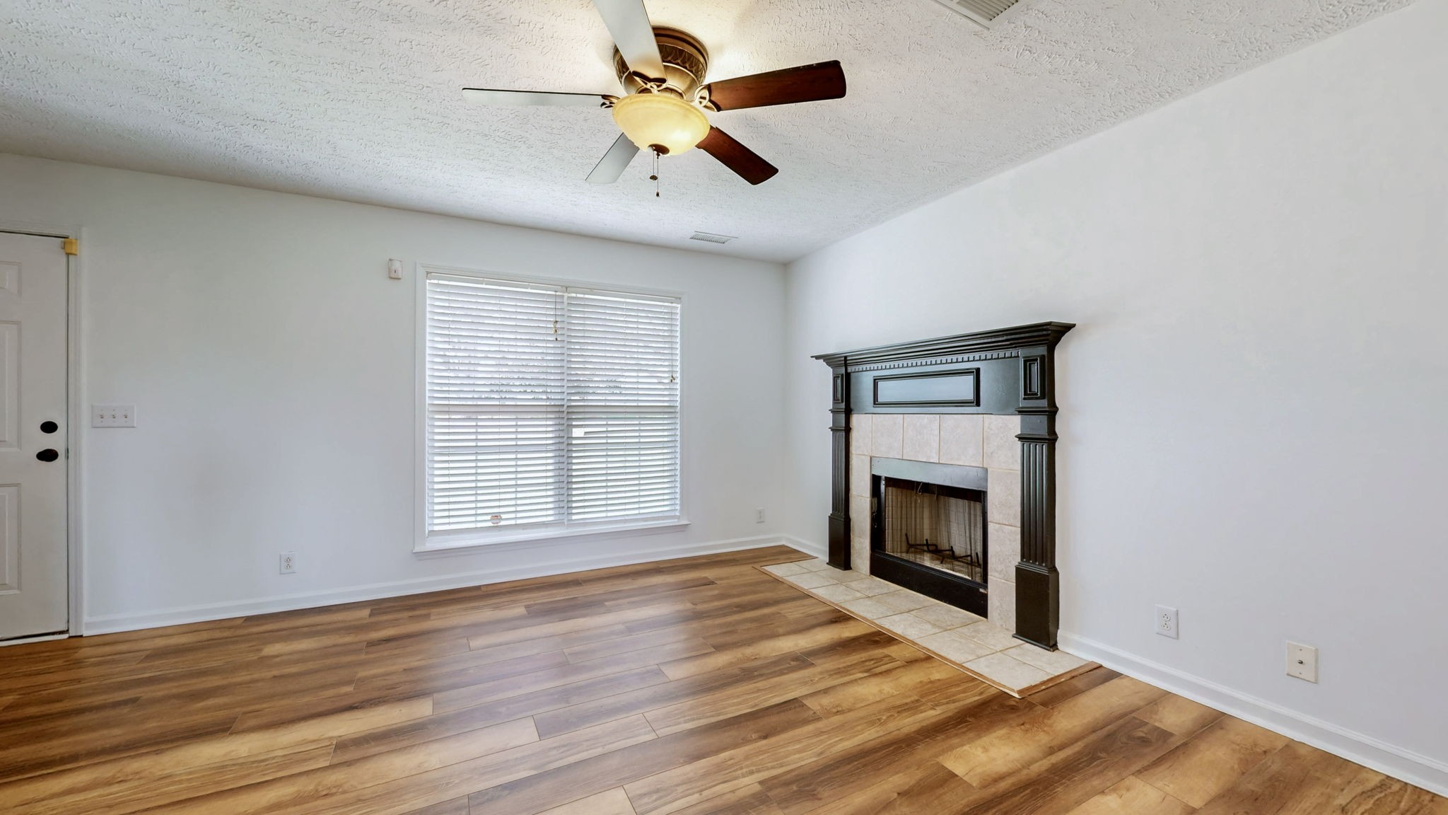 697 Crescent Road Murfreesboro, TN 37128 - Photo 7 of 29 Gallery Image 7