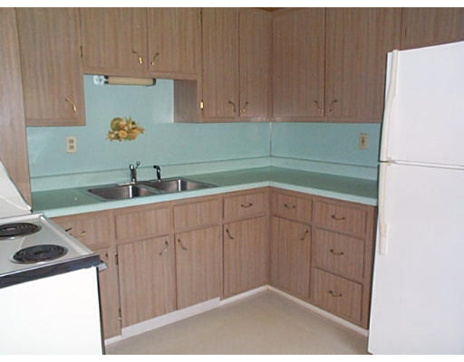 545 Edgell Road Framingham, MA 01701 - Photo 4 of 20