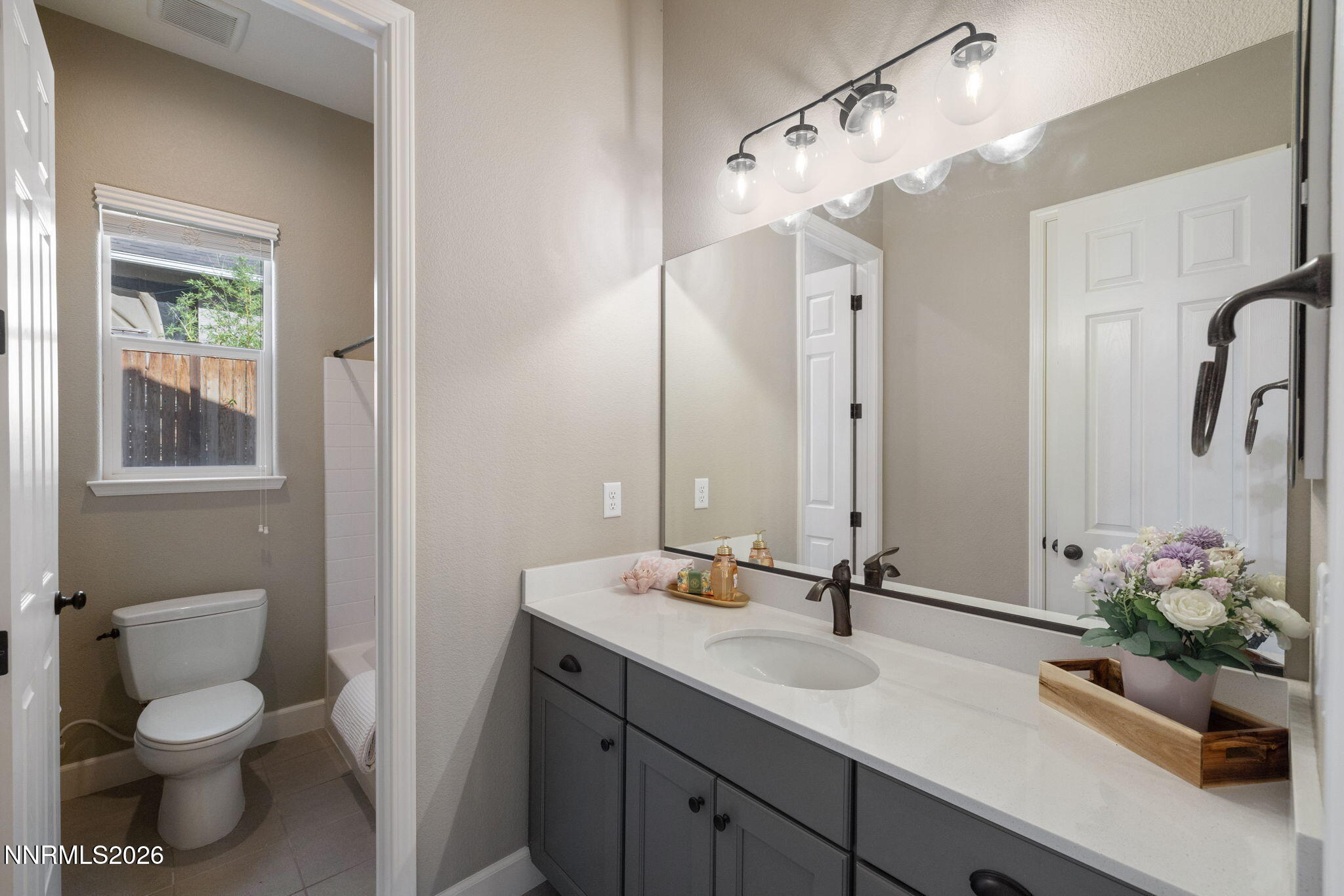 11541 Hacienda Ridge Way Sparks, NV 89441 - Photo 20 of 30 hall bath