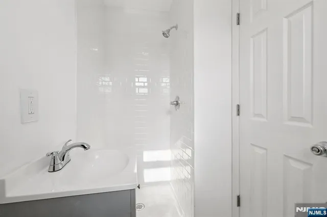 $1,650 | 66 South Washington Avenue, Unit 64, Bergenfield, NJ 07621