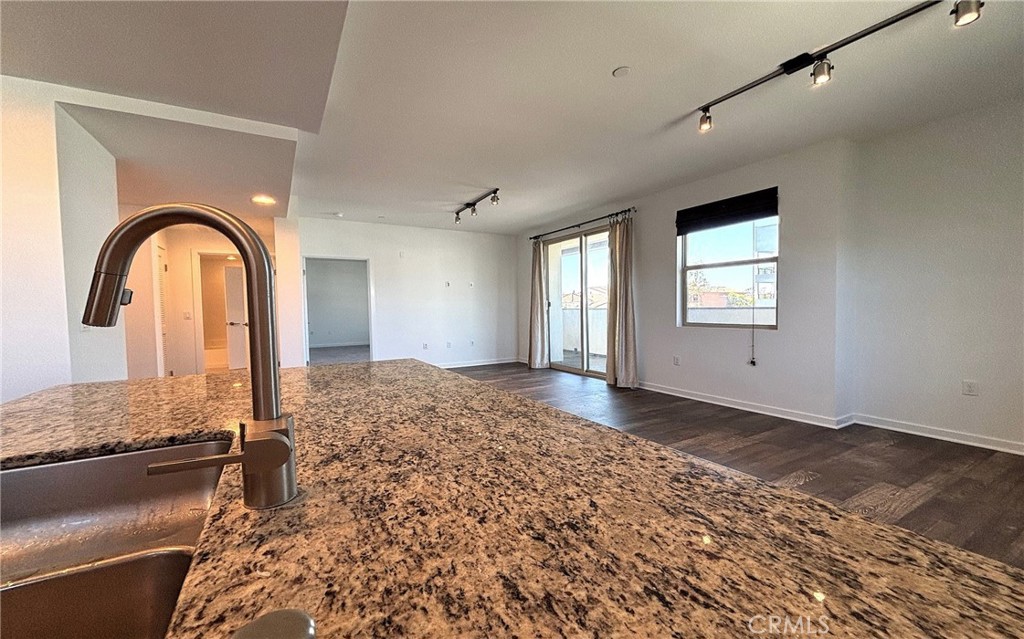 612 East Carson Street, Unit 303 Carson, CA 90745 - Photo 15 of 51 Modern Design