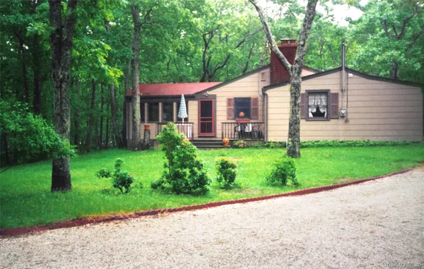 $8,500 | 1 Whippoorwill Lane, Hampton Bays, NY 11946
