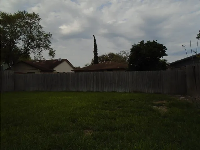 $1,800 | 5338 Meadowgate Drive, Corpus Christi, TX 78413