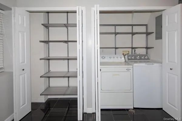 $3,320 | 1 Pinnacle Drive, Unit 2, Port Jefferson, NY 11777