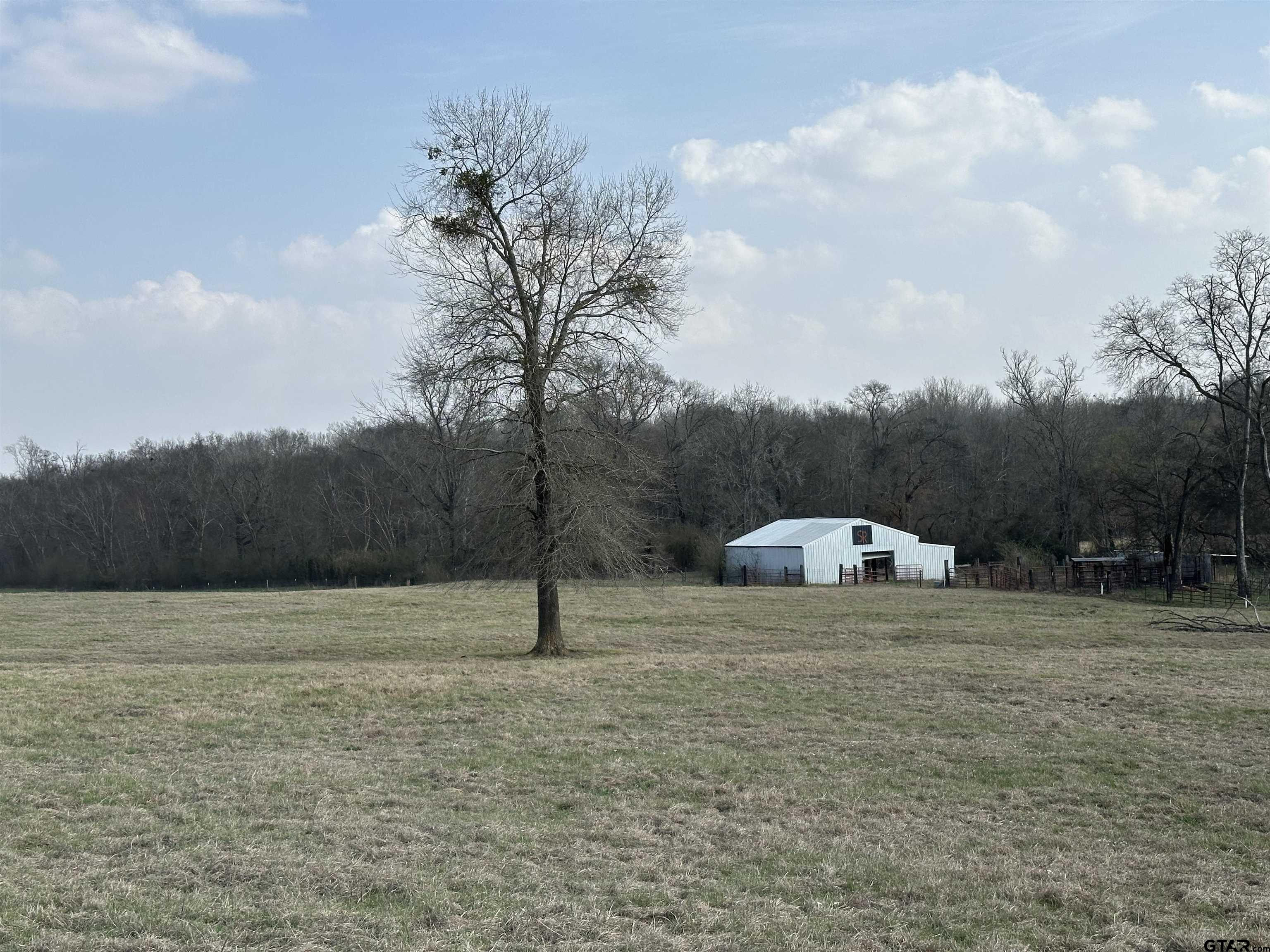 204 East St Rusk Tx 75785 Rusk, TX 75785 - Photo 13 of 20 a view of a green field