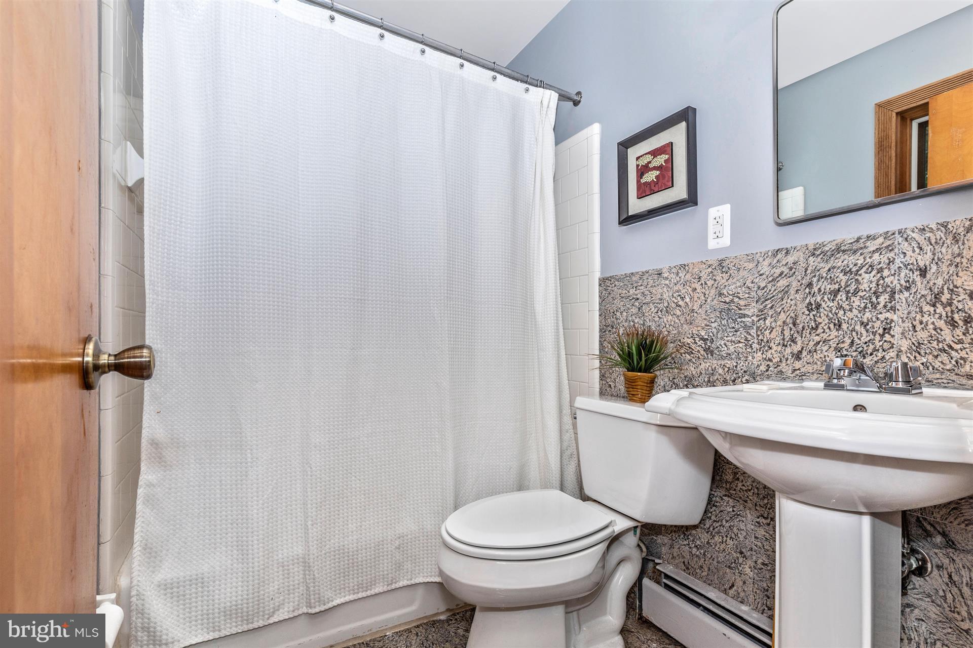 21020 Goshen Road Gaithersburg, MD 20882 - Photo 16 of 30 Bath (Master)