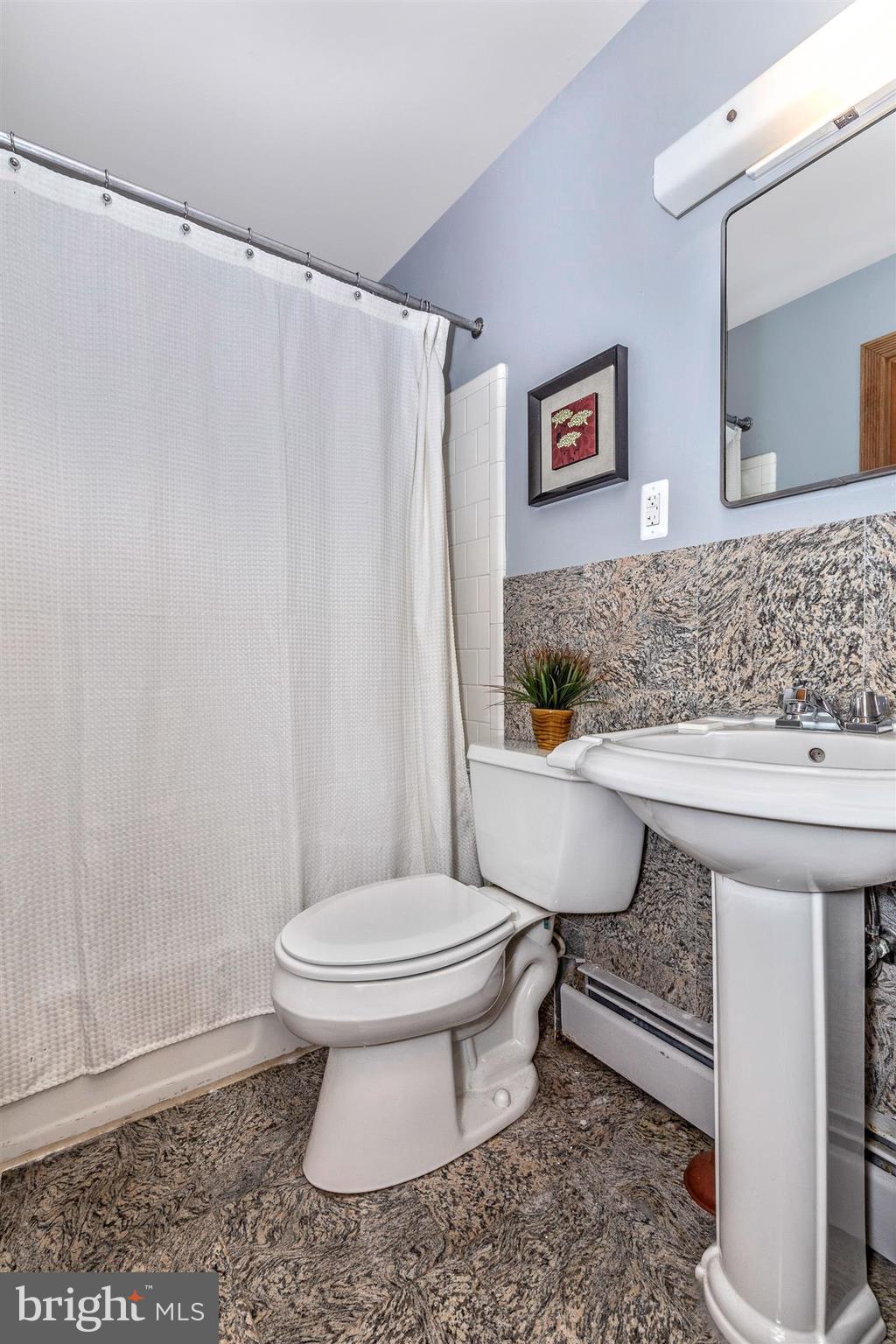 21020 Goshen Road Gaithersburg, MD 20882 - Photo 17 of 30 Bath (Master)