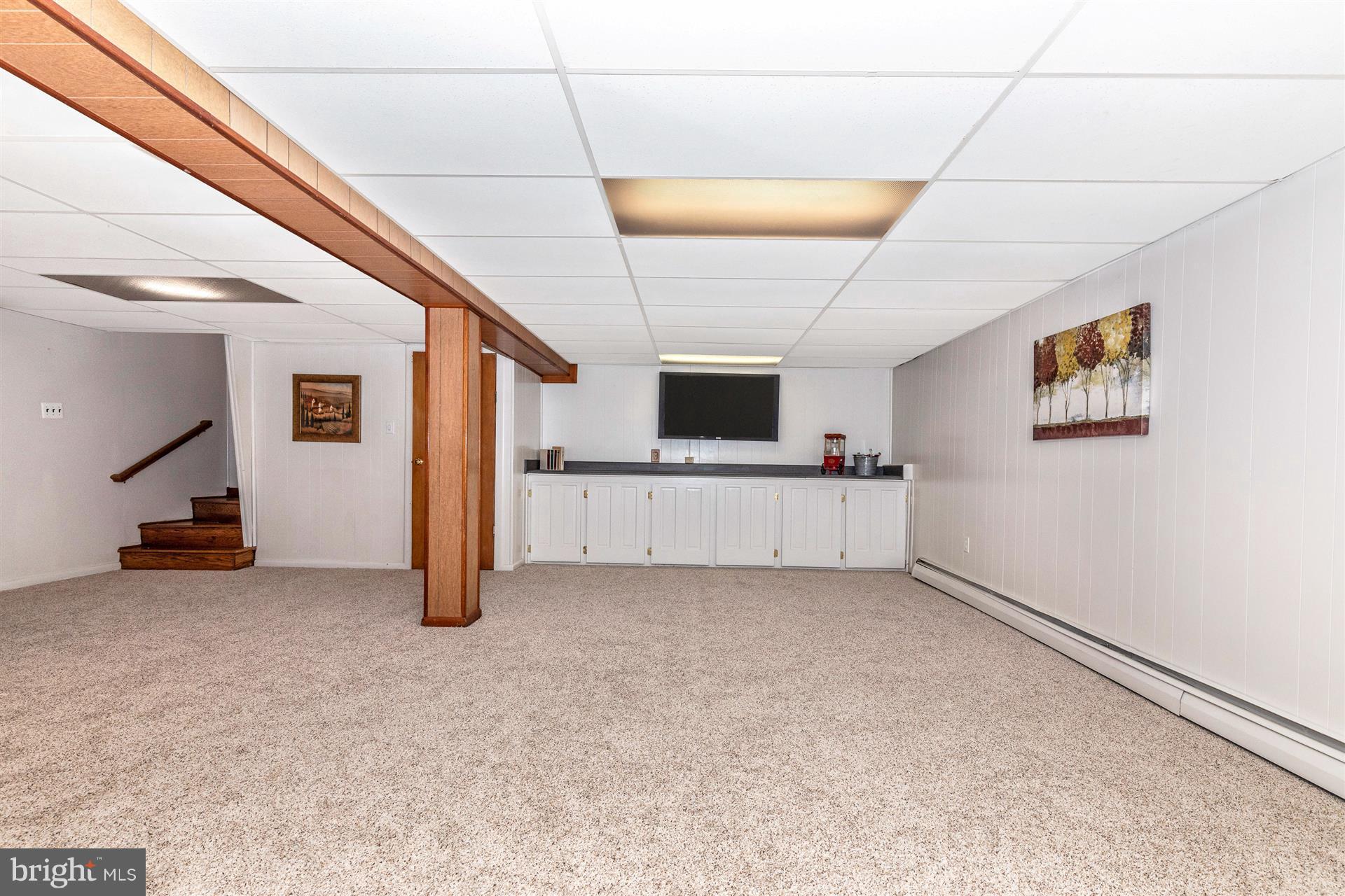 21020 Goshen Road Gaithersburg, MD 20882 - Photo 21 of 30 Family Room as seen from backwall