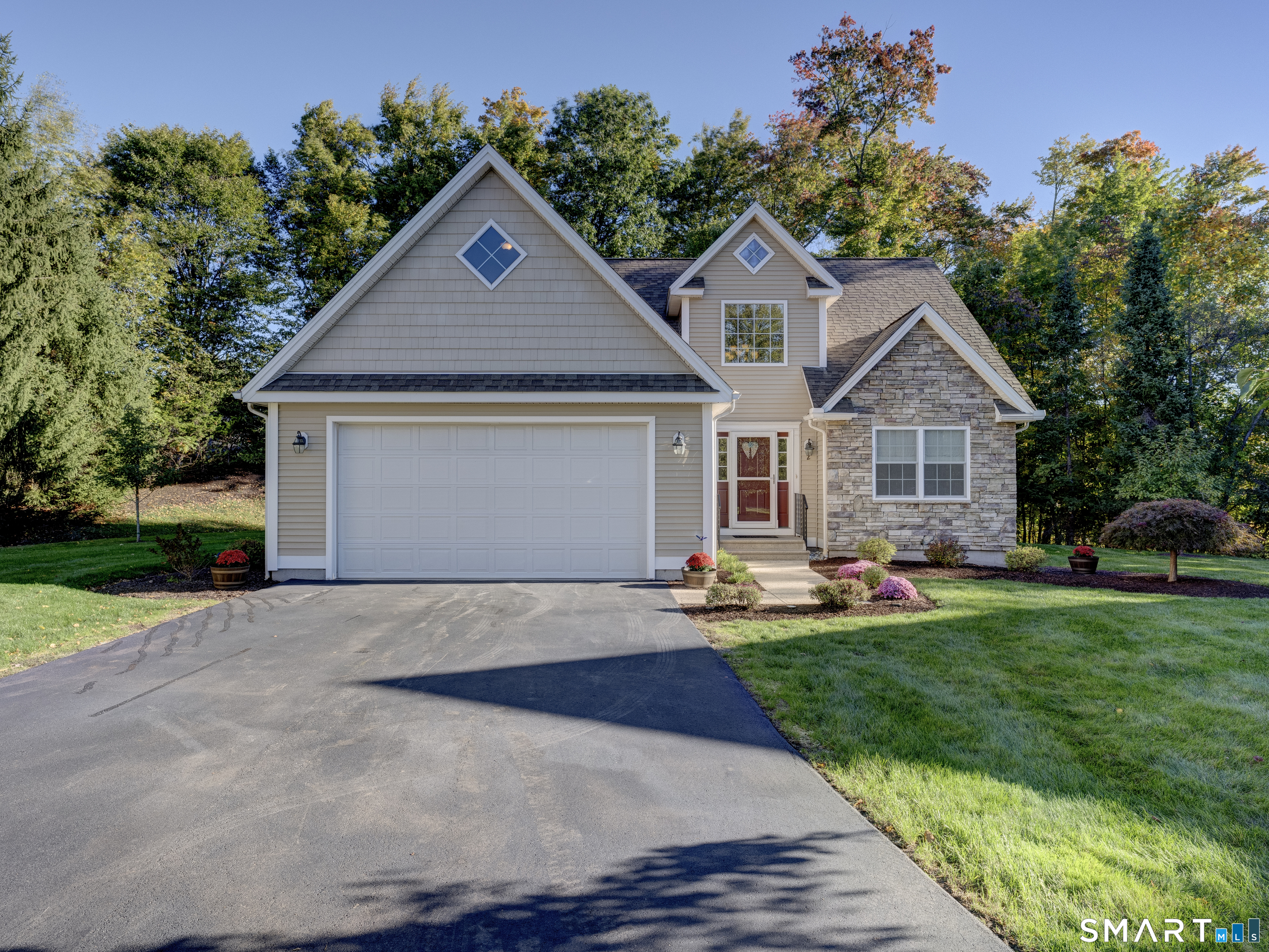 2 Streamside Lane, Unit 2 Berlin, CT 06037 - Photo 1 of 36 Welcome to 2 Streamside Lane....your story begins here...
