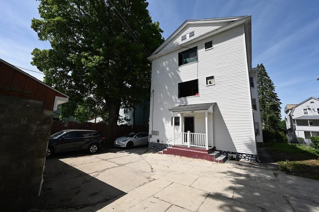 14 Derby Street Worcester, MA 01604 - Photo 21 of 23