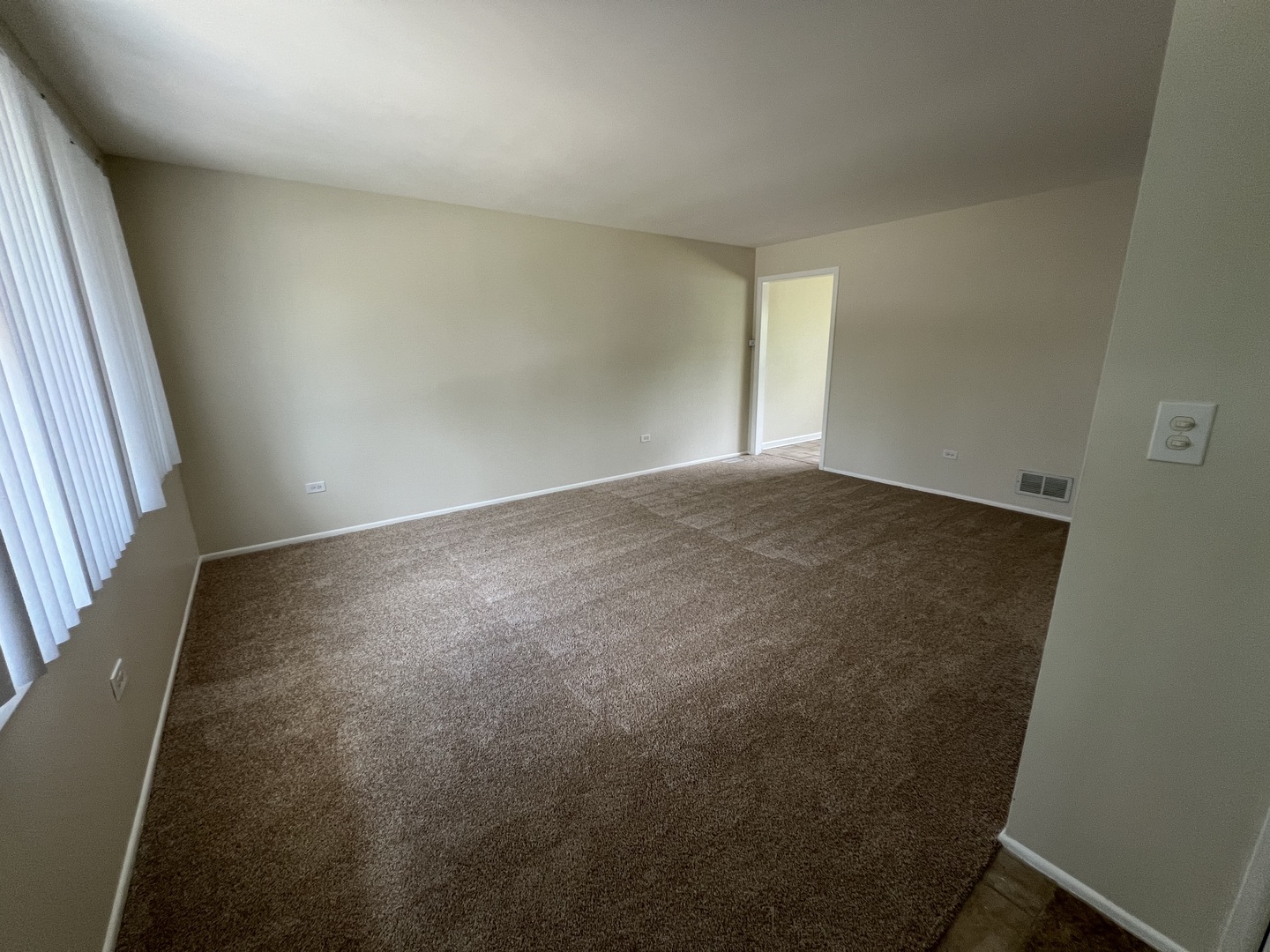 537 Nathan Road University Park, IL 60484 - Photo 2 of 27 an empty room with windows