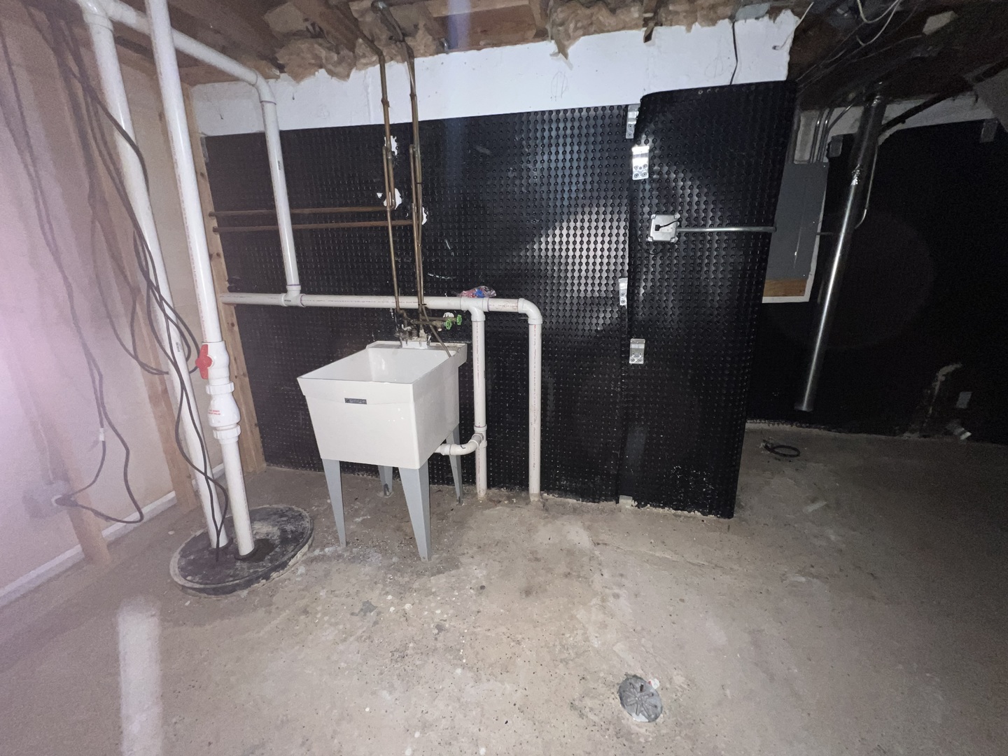 537 Nathan Road University Park, IL 60484 - Photo 23 of 27 a bathroom with a sink and mirror