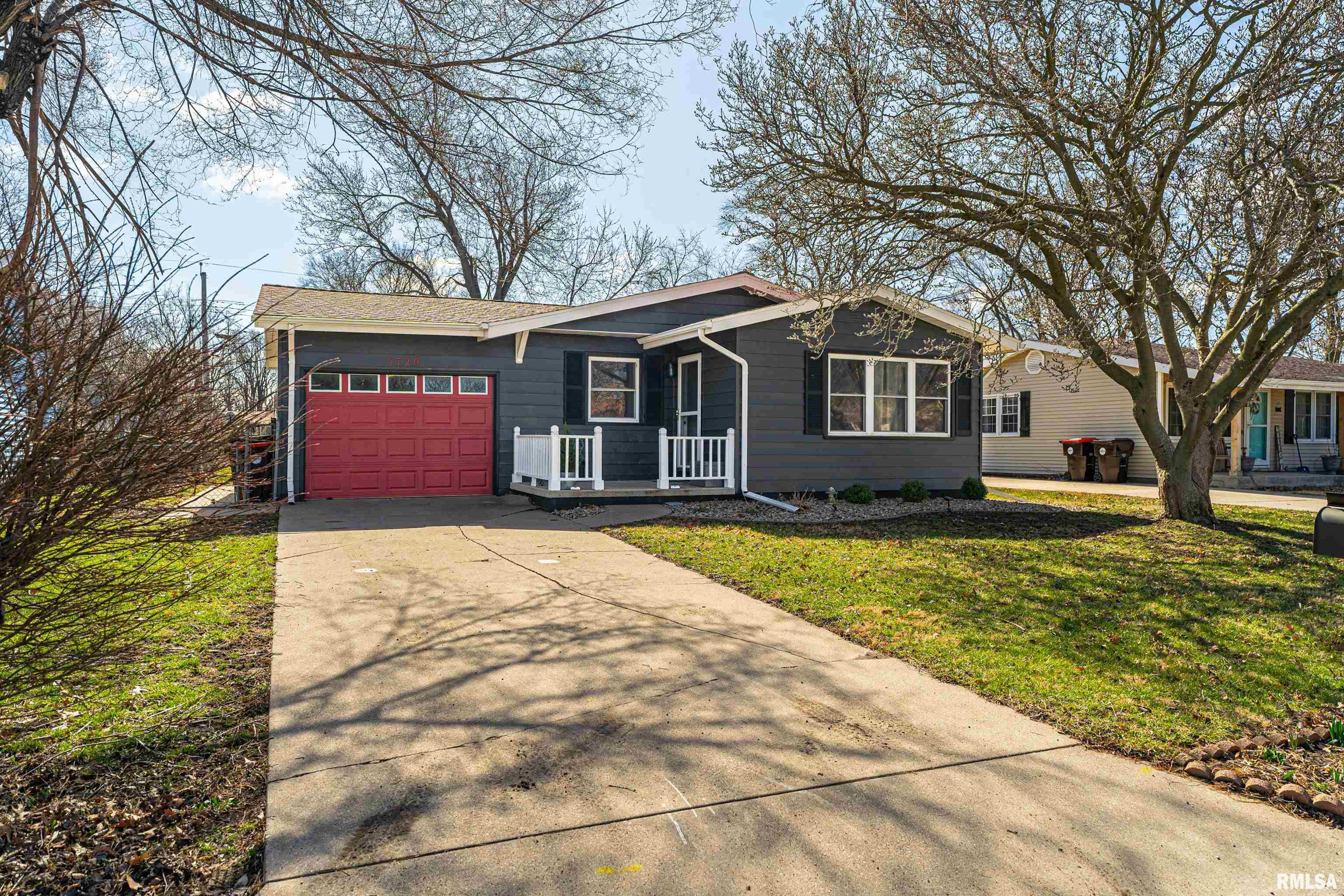 1720 Rutledge Drive Lincoln, IL 62656 - Photo 1 of 27 Gallery Image 1